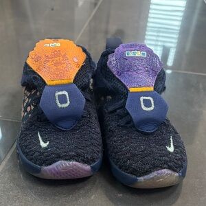 Kids, Nike tennis shoes